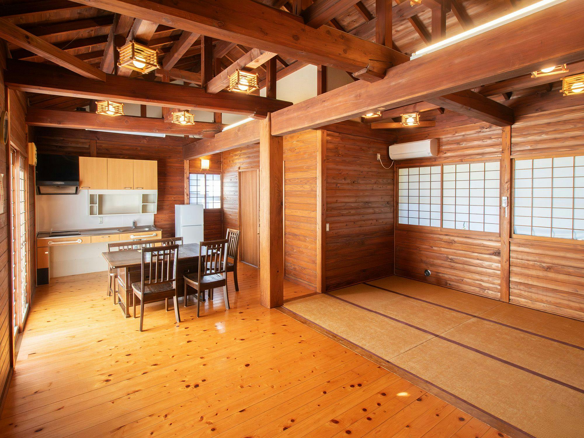 Luxurious single-room layout. An open Japanese-style room with unobstructed views.