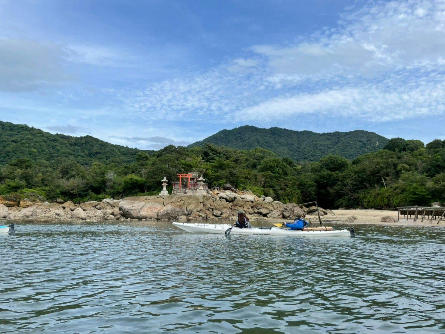 ออกเดินทางจากน้ำพุร้อนมิยะฮามะ! พายเรือคายัคชายฝั่งตะวันตกของมิยะจิมะ