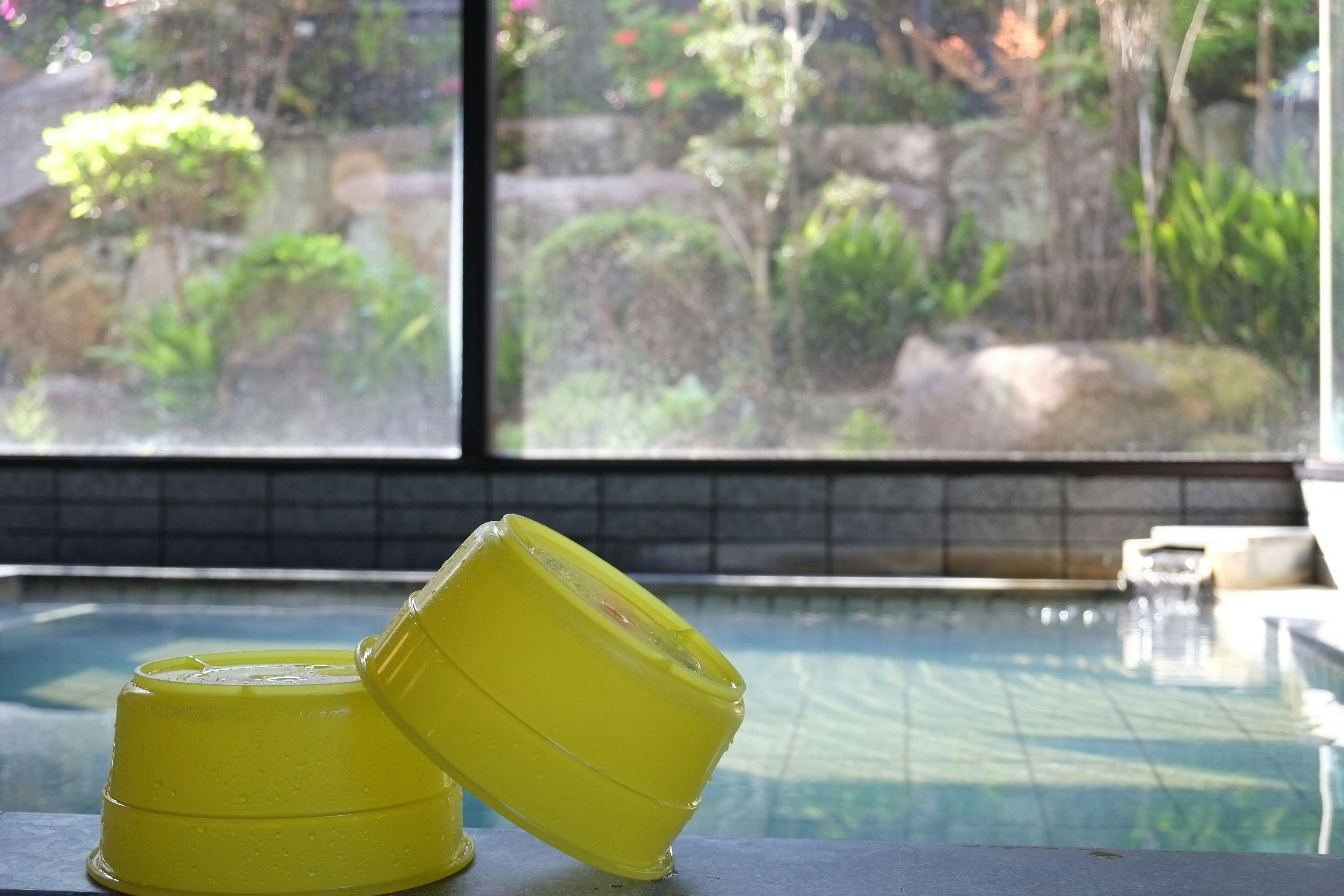 น้ำพุร้อนมิยะฮามะเป็นน้ำพุร้อนเพื่อความงามที่มีคุณสมบัติเป็นด่างอ่อน