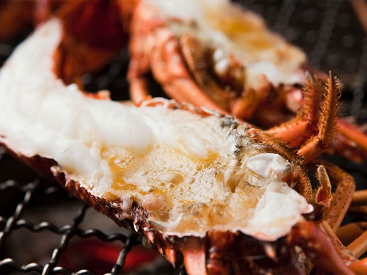 กุ้งมังกรย่างถ่าน