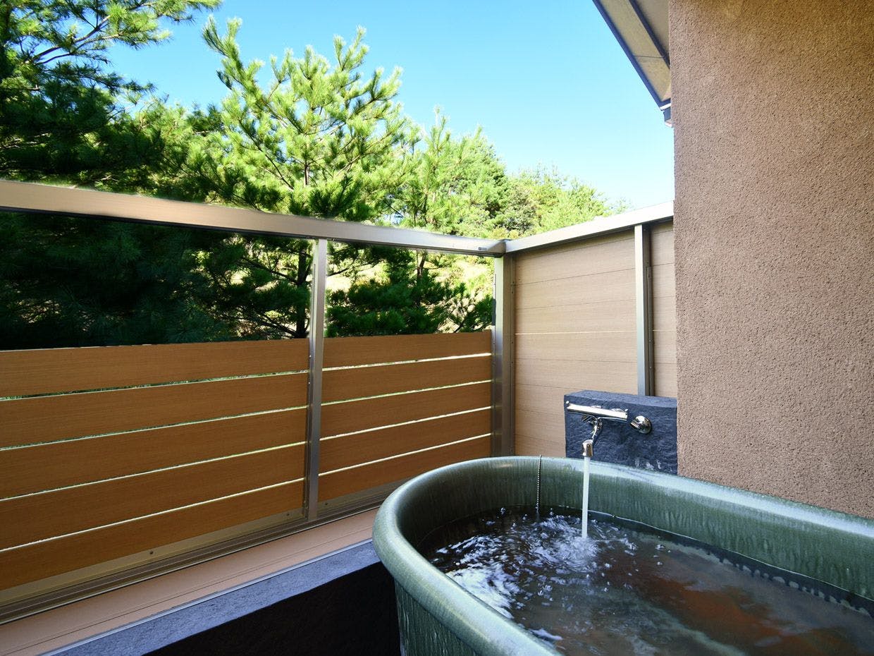 Main building room with open-air bath