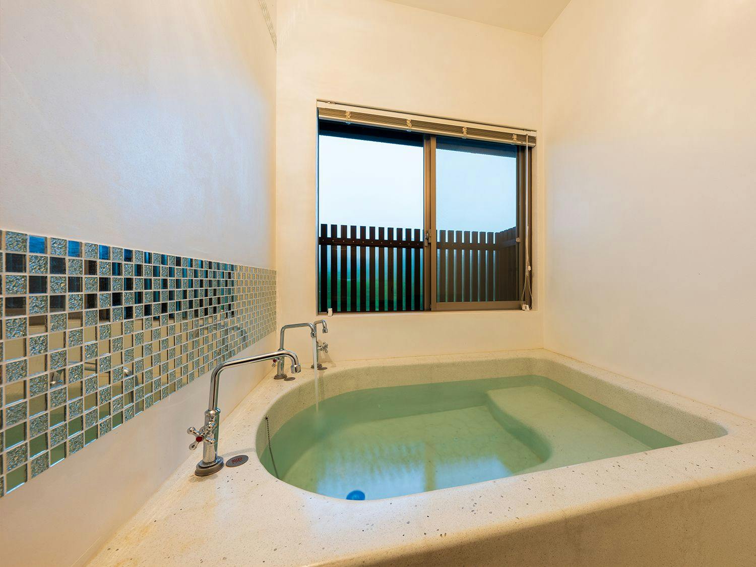 Tenjuku no Mori Keigetsu