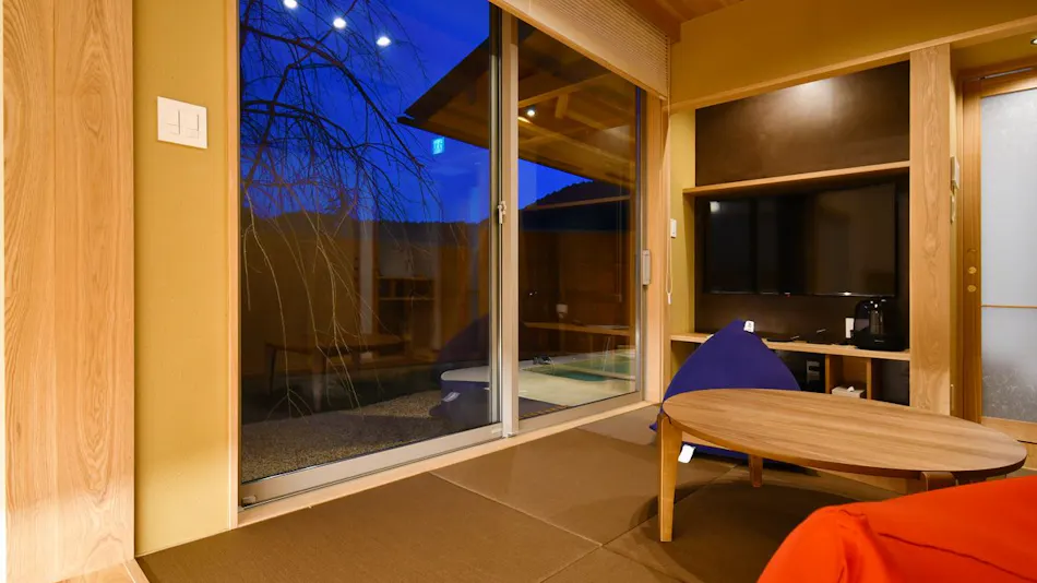 Tenjuku no Mori Keigetsu