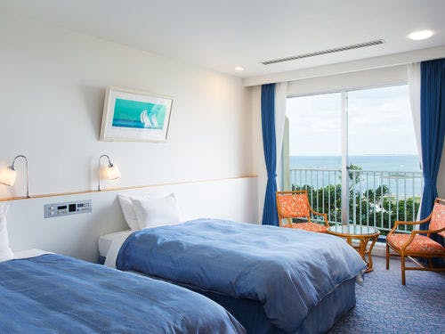 客室から眺める夕日