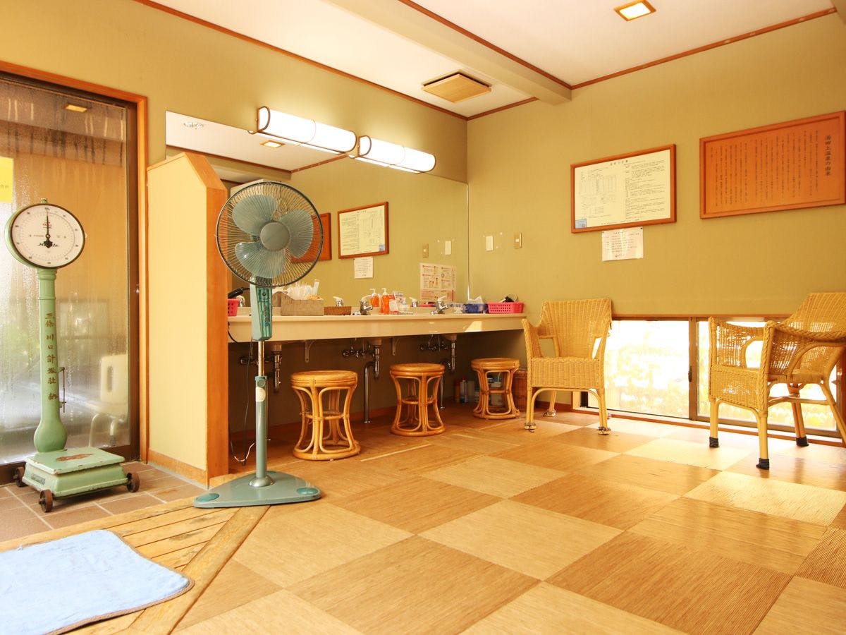 ห้องเปลี่ยนเสื้อผ้า