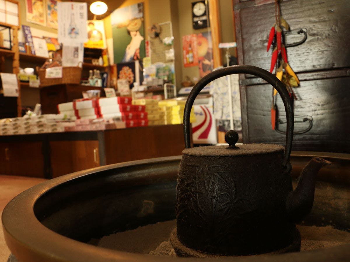 【ภายในอาคาร】