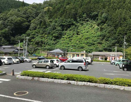 広い駐車場