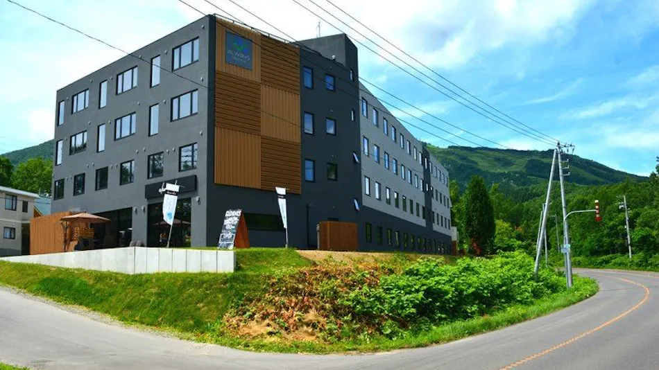 ALWAYS NISEKO