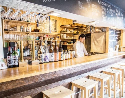 ・1階にはCafebarを併設