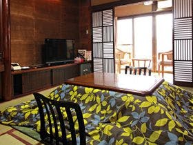 里山で過ごすひととき　湯の澤鉱泉