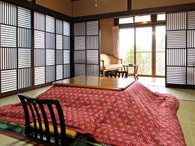 里山で過ごすひととき　湯の澤鉱泉