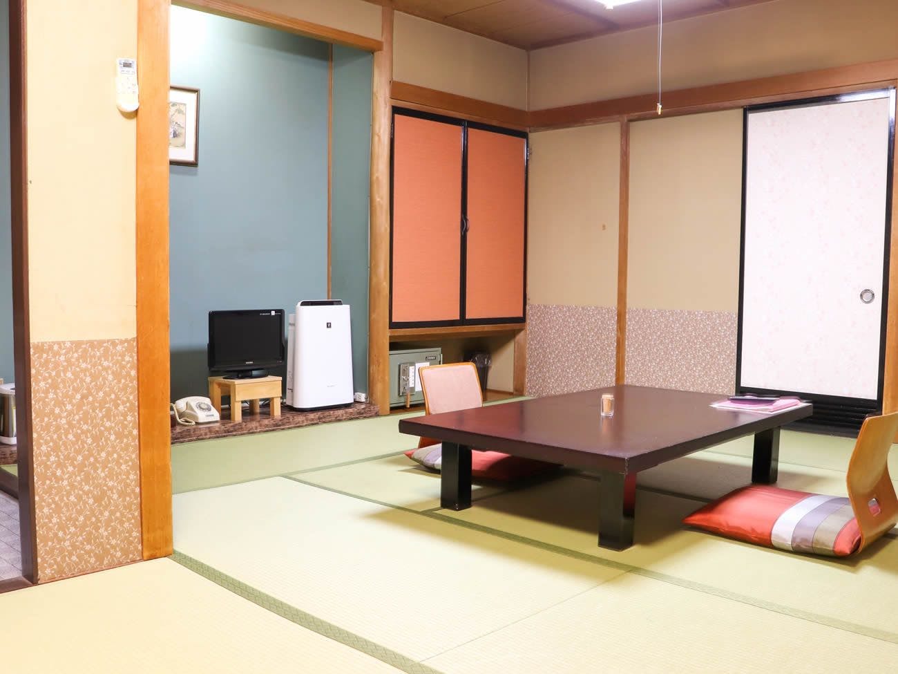 넓은 일본식 방 12~14 다다미.