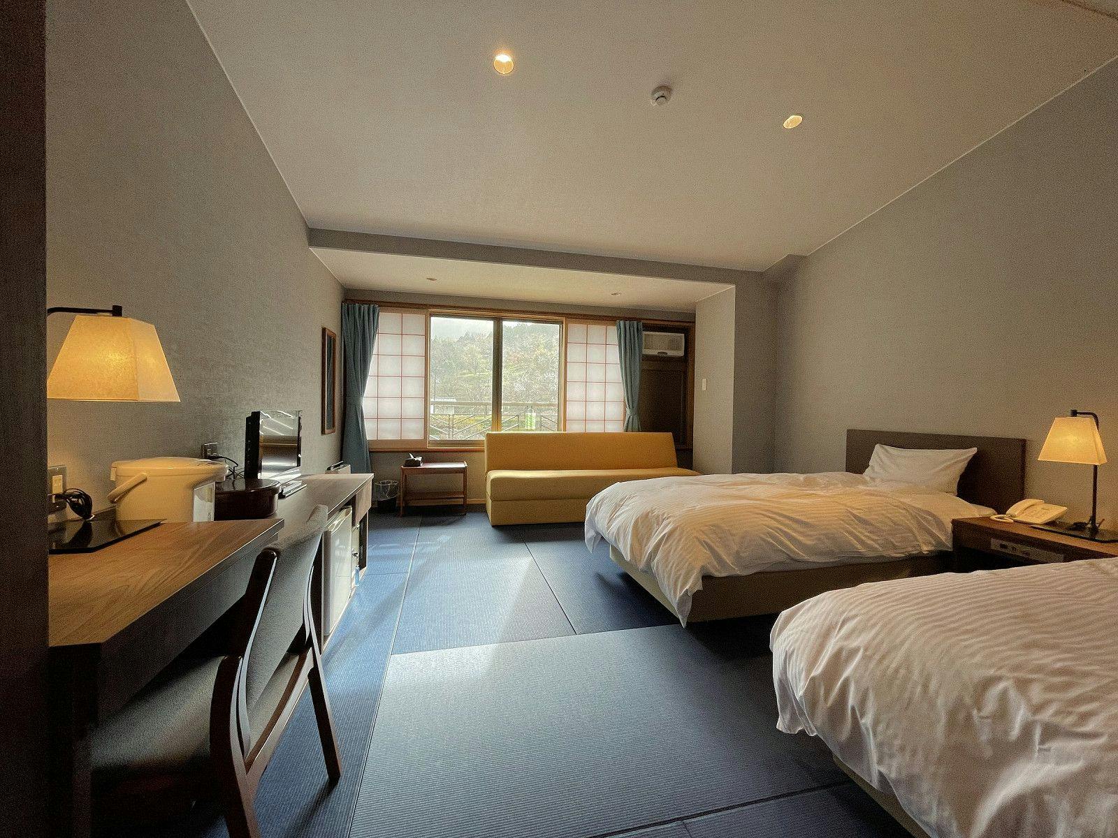 ห้องสไตล์ญี่ปุ่นโมเดิร์นพร้อมเสื่อทาทามิ (ห้องเตียงคู่)