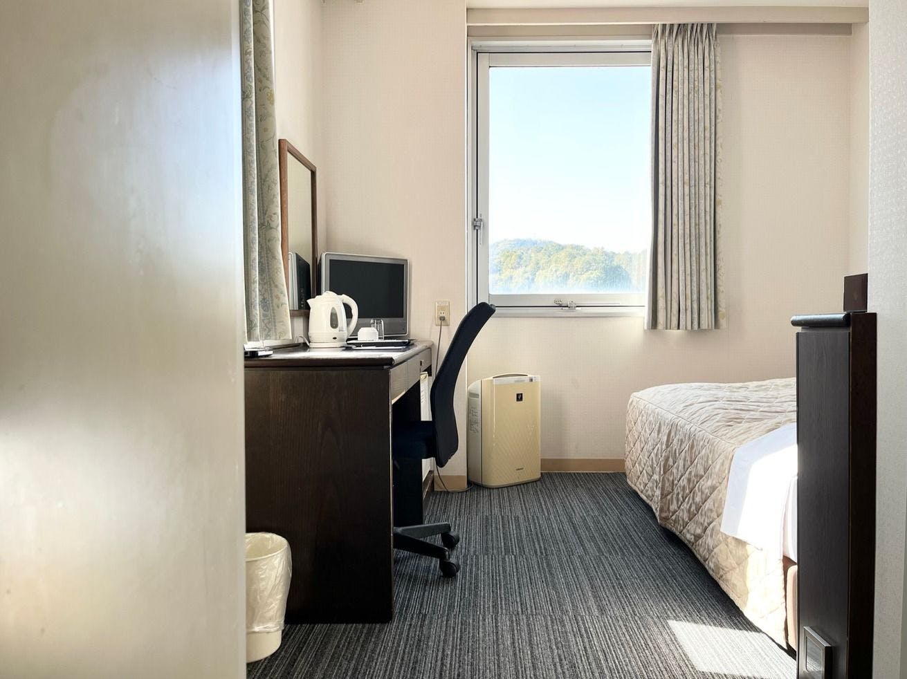 ห้องเดี่ยวที่กว้างขวางเล็กน้อย