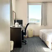 ห้องเดี่ยวที่กว้างขวางเล็กน้อย