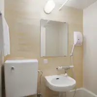 Bathroom (Double)