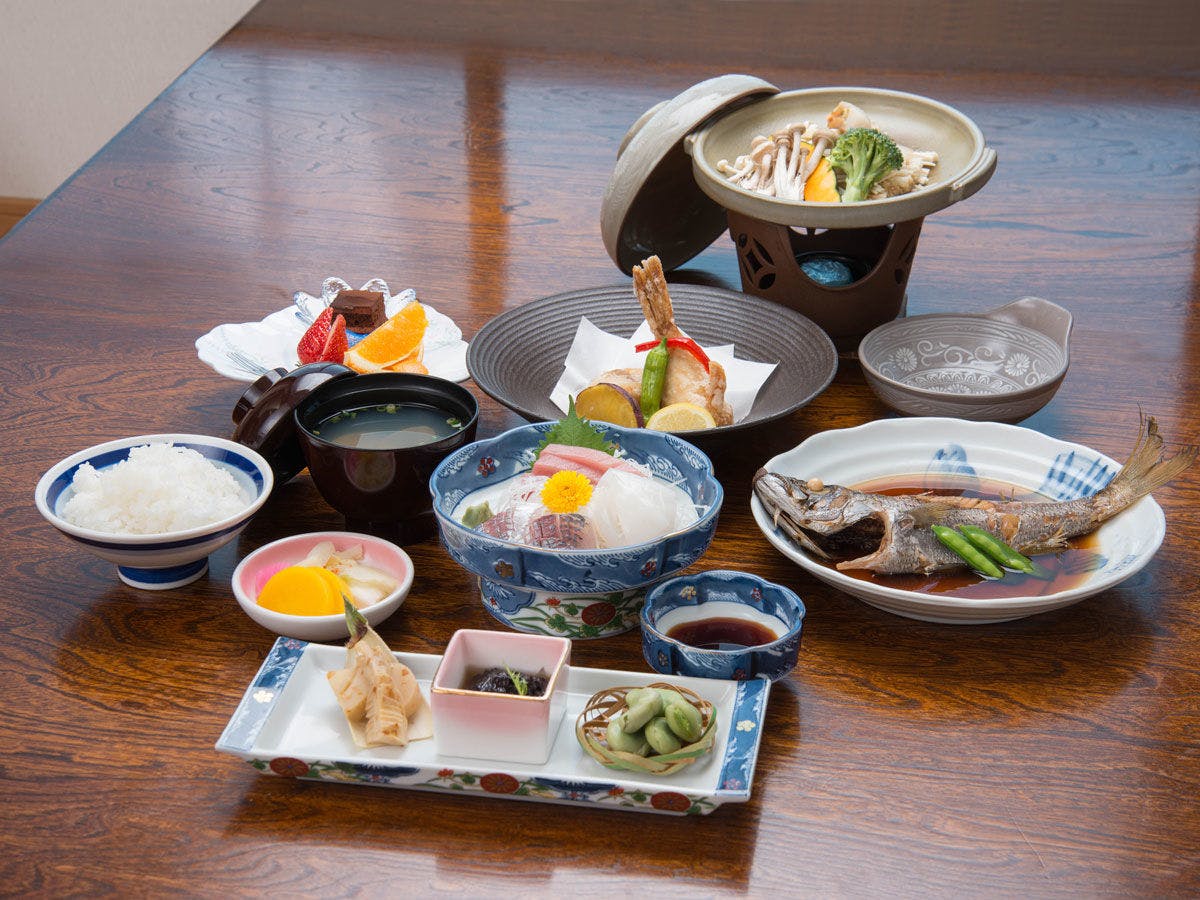 Inn Oshinaya with Ocean and Sunset View Bath