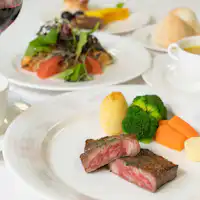 季節の食材を使った欧風ディナー(一例)