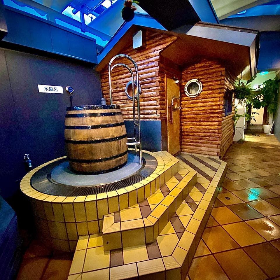 อ่างน้ำเย็นชั้น 2 และอ่างน้ำไฟฟ้า