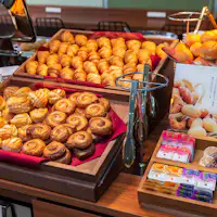 Nikmati aroma yang baru dibakar.