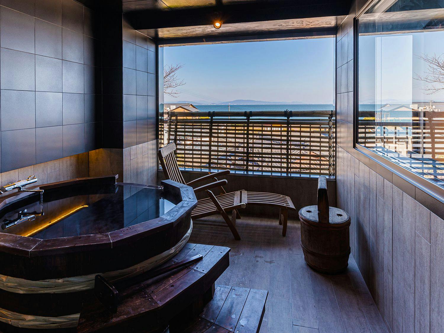 Tsuru-so Inn: Takezaki Crab and Japanese Sake