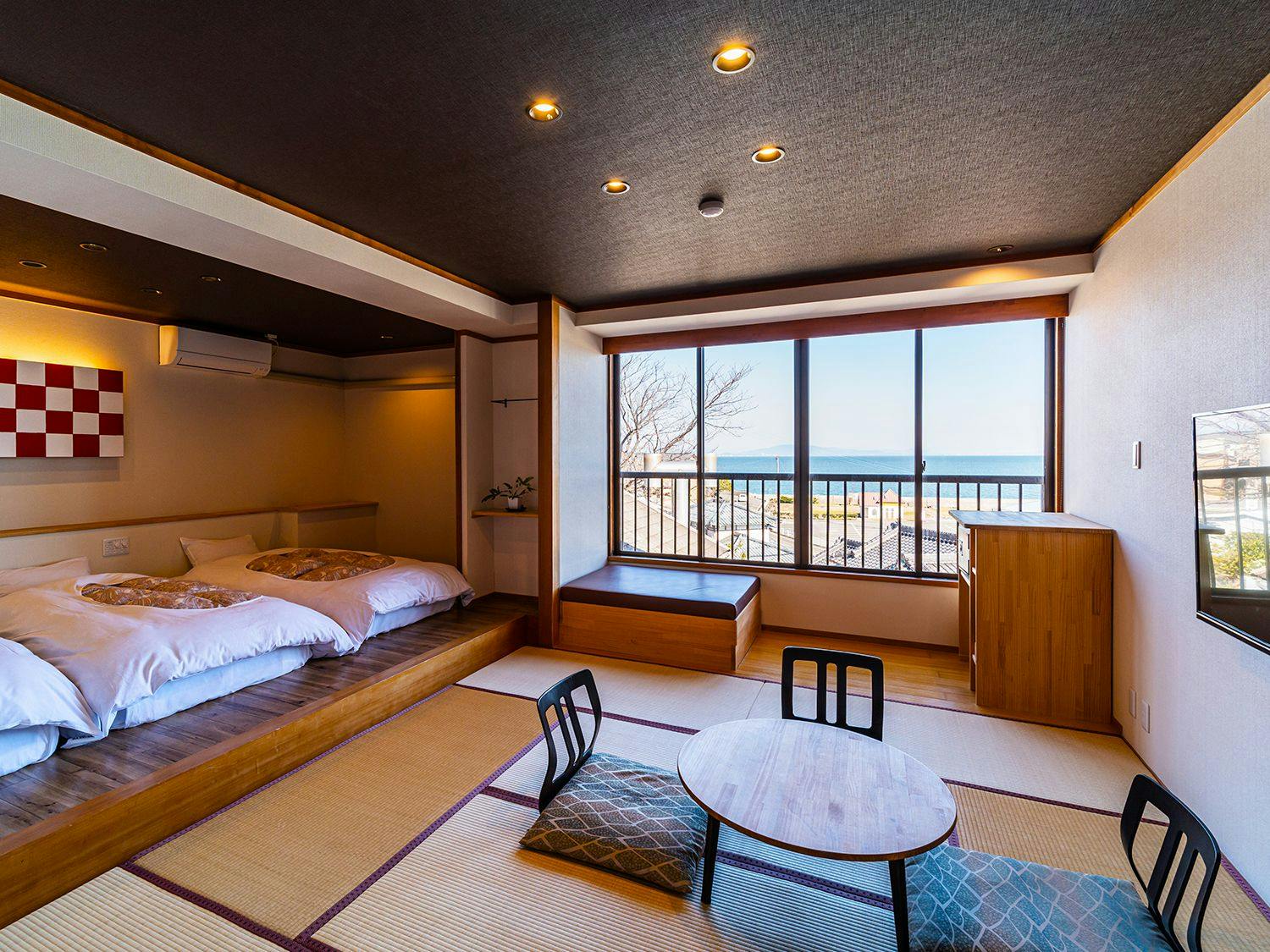 Tsuru-so Inn: Takezaki Crab and Japanese Sake