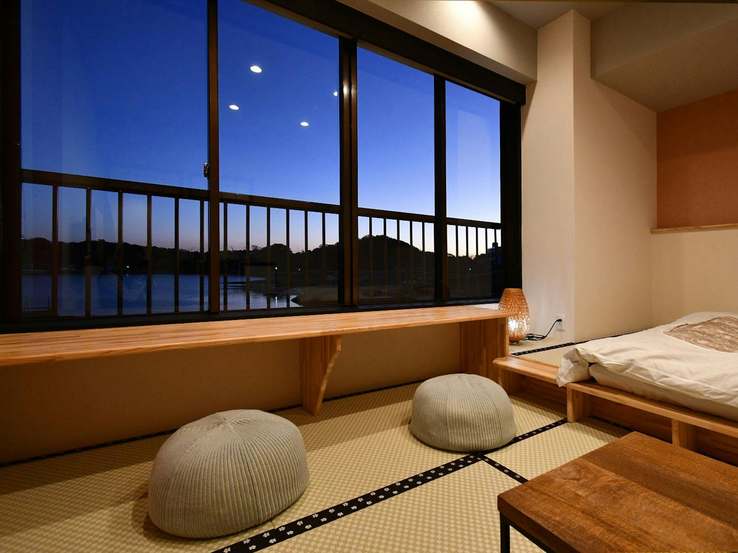 Tsuru-so Inn: Takezaki Crab and Japanese Sake