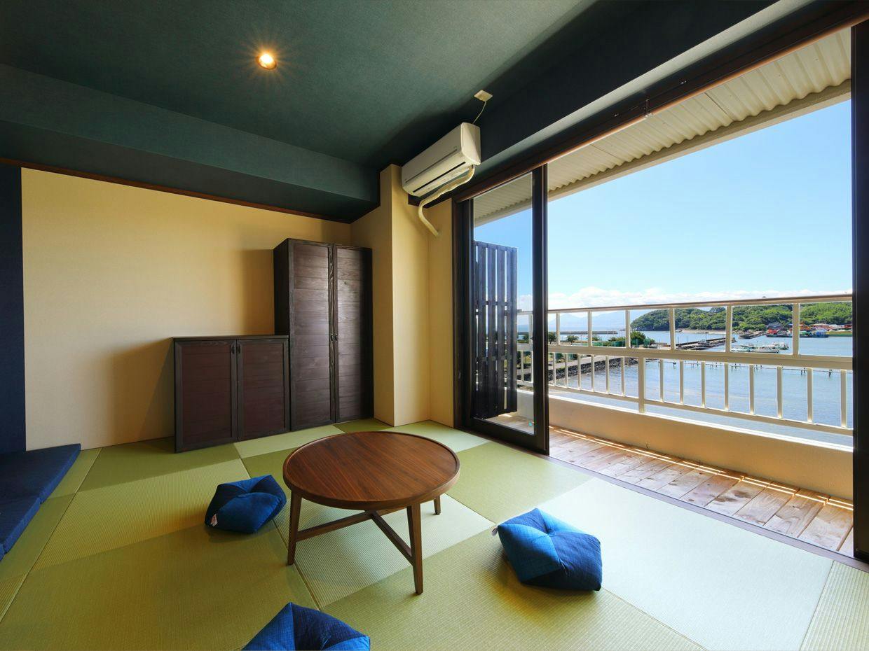 Tsuru-so Inn: Takezaki Crab and Japanese Sake