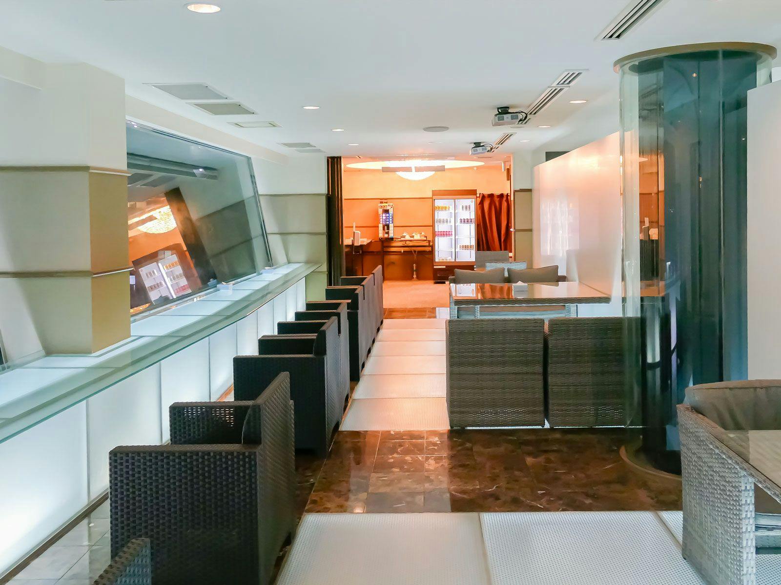 สวีทเลานจ์ (ชั้น 10)