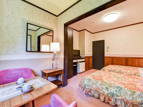 ห้องพักแบบเซมิสูทเตียงคู่