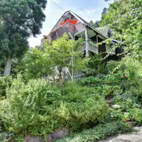 ลักษณะภายนอกที่ล้อมรอบด้วยธรรมชาติ