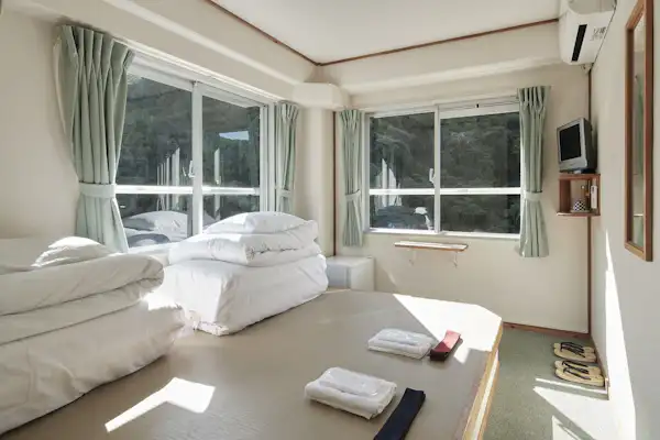 ห้องพักแบบเตียงคู่สไตล์ญี่ปุ่น