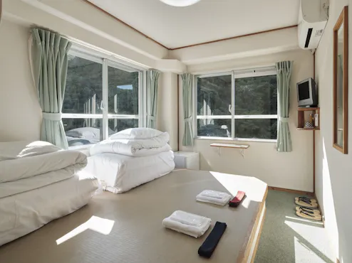 ห้องพักแบบเตียงคู่สไตล์ญี่ปุ่น