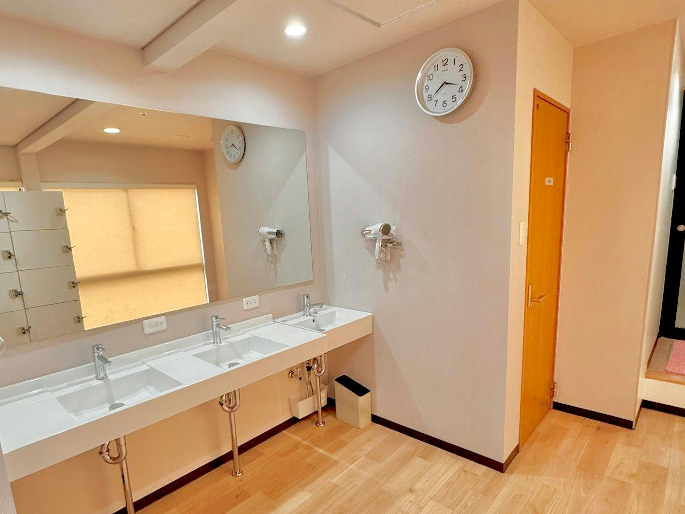 여성 대욕장 탈의실