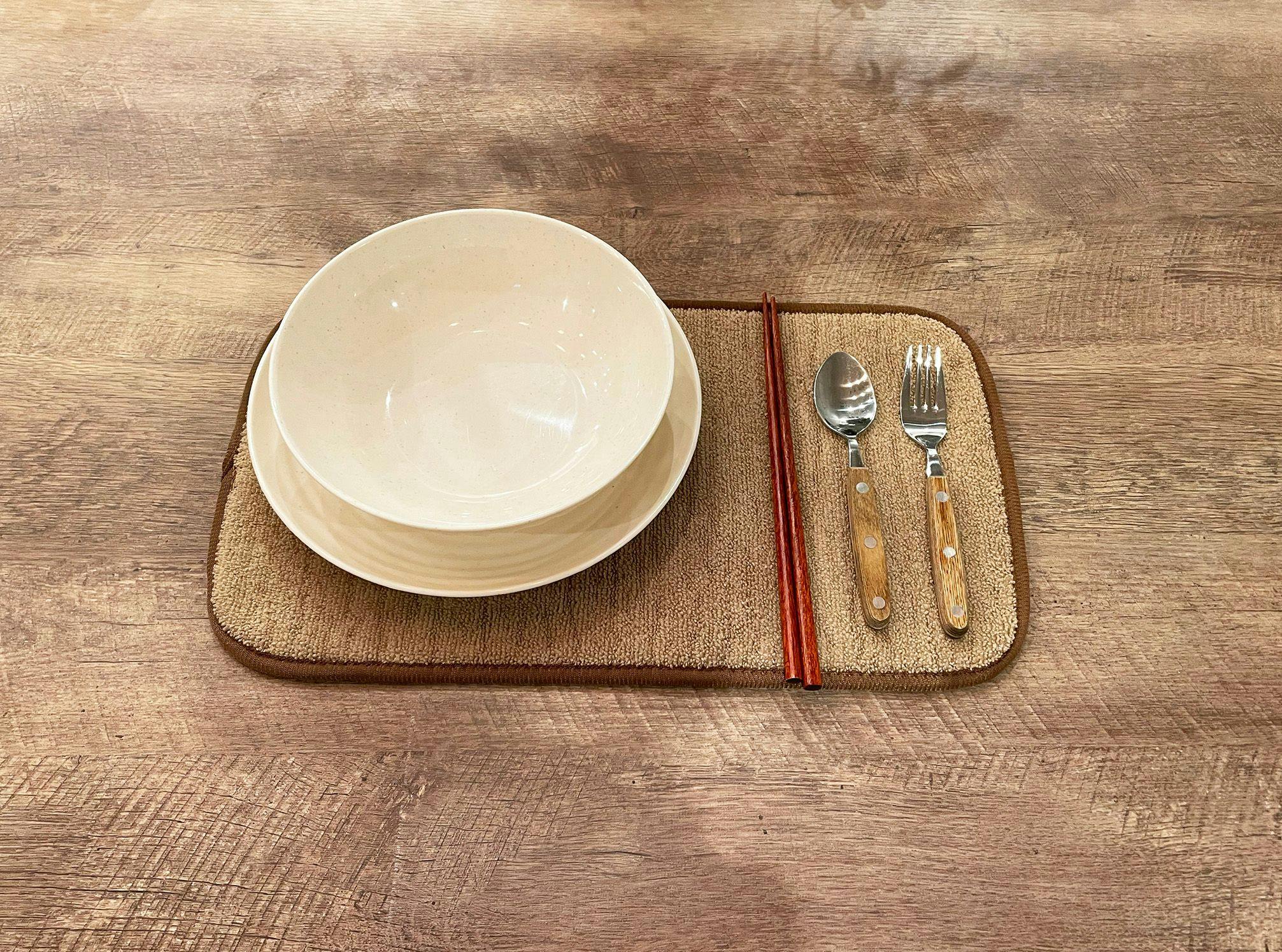 อุปกรณ์ให้ยืม: เครื่องใช้บนโต๊ะอาหาร