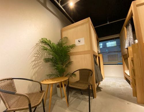 お部屋の明かりは落ち着いた照明