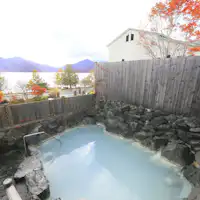 【อ่างอาบน้ำกลางแจ้ง】เพลิดเพลินกับใบไม้เปลี่ยนสีในฤดูใบไม้ร่วง