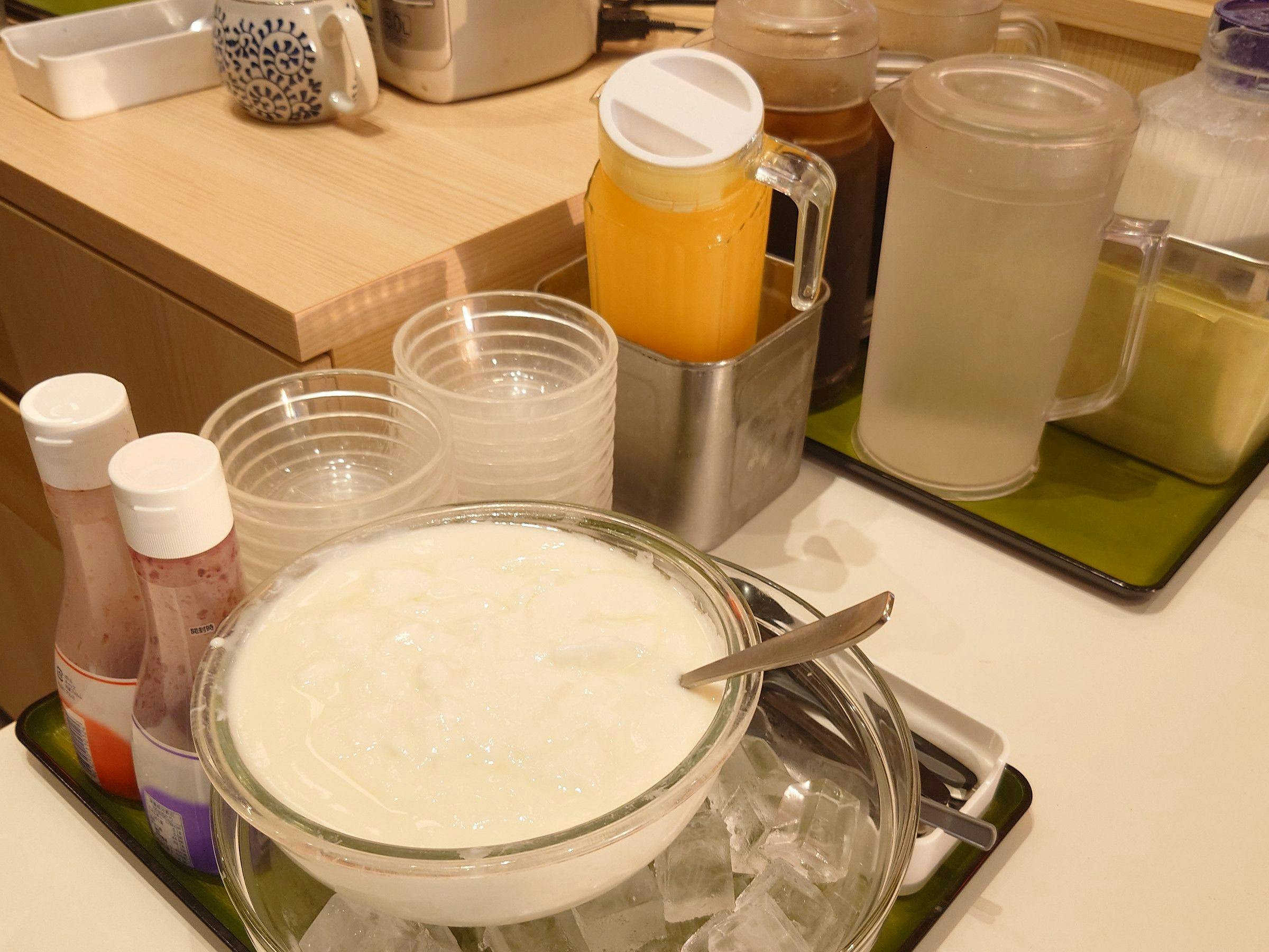 [บุฟเฟ่ต์อาหารเช้าขนาดเล็กฟรี]