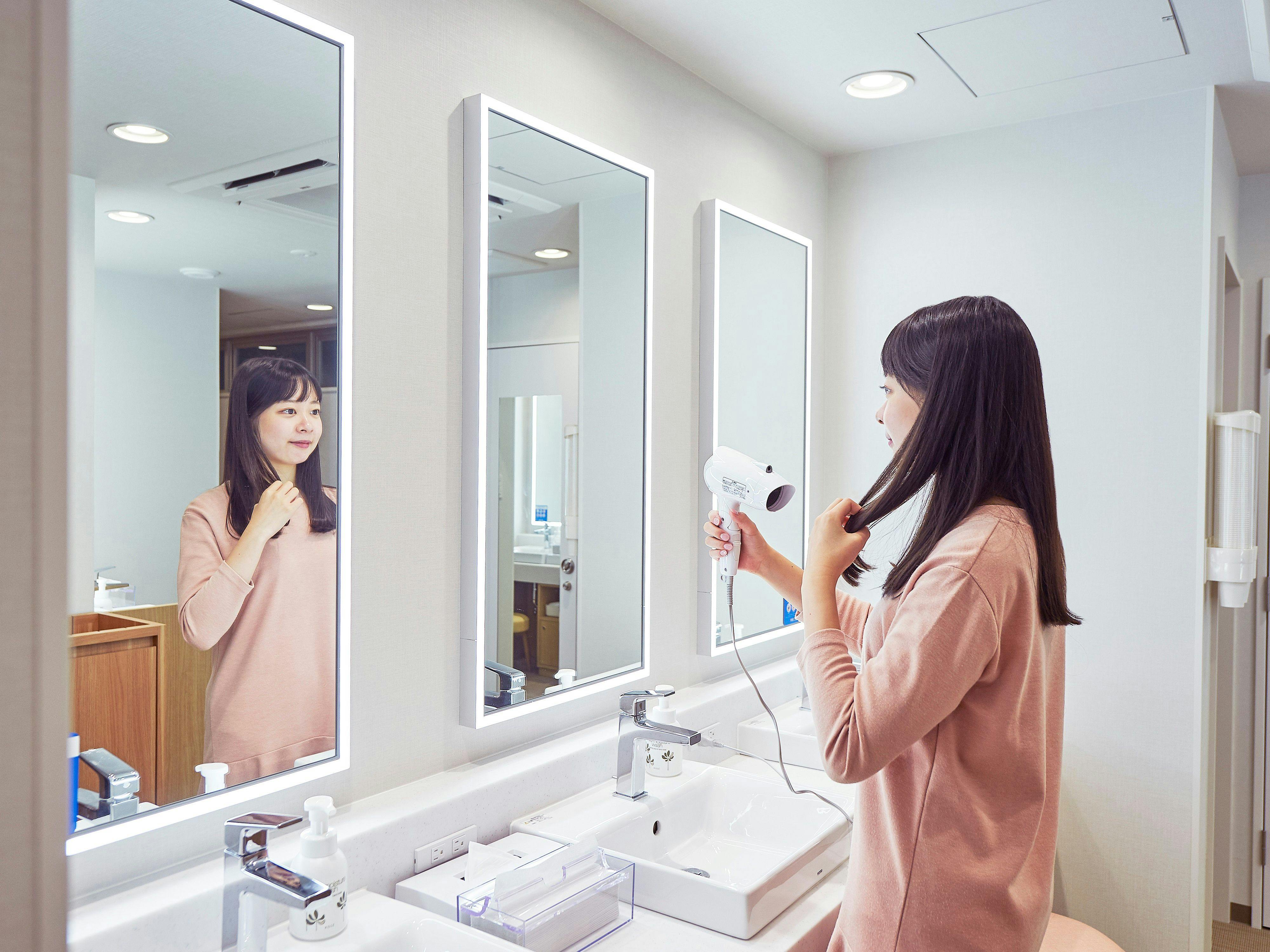 Lantai Wanita - Ruang Rias