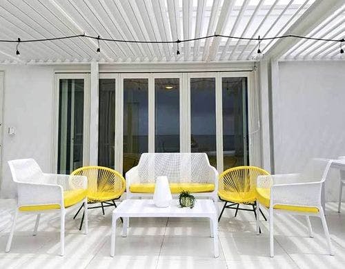 YELLOW ROOM PATIO