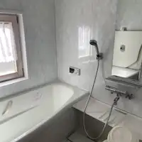 กระท่อมไม้ซุงพร้อมห้องน้ำ