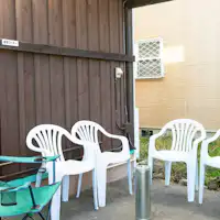 - ห้องพักทุกห้องห้ามสูบบุหรี่ กรุณาสูบบุหรี่ในพื้นที่ที่จัดไว้ให้