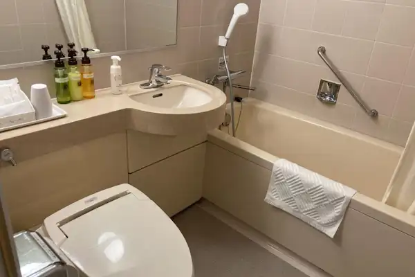 ห้องเตียงคู่พร้อมห้องน้ำ