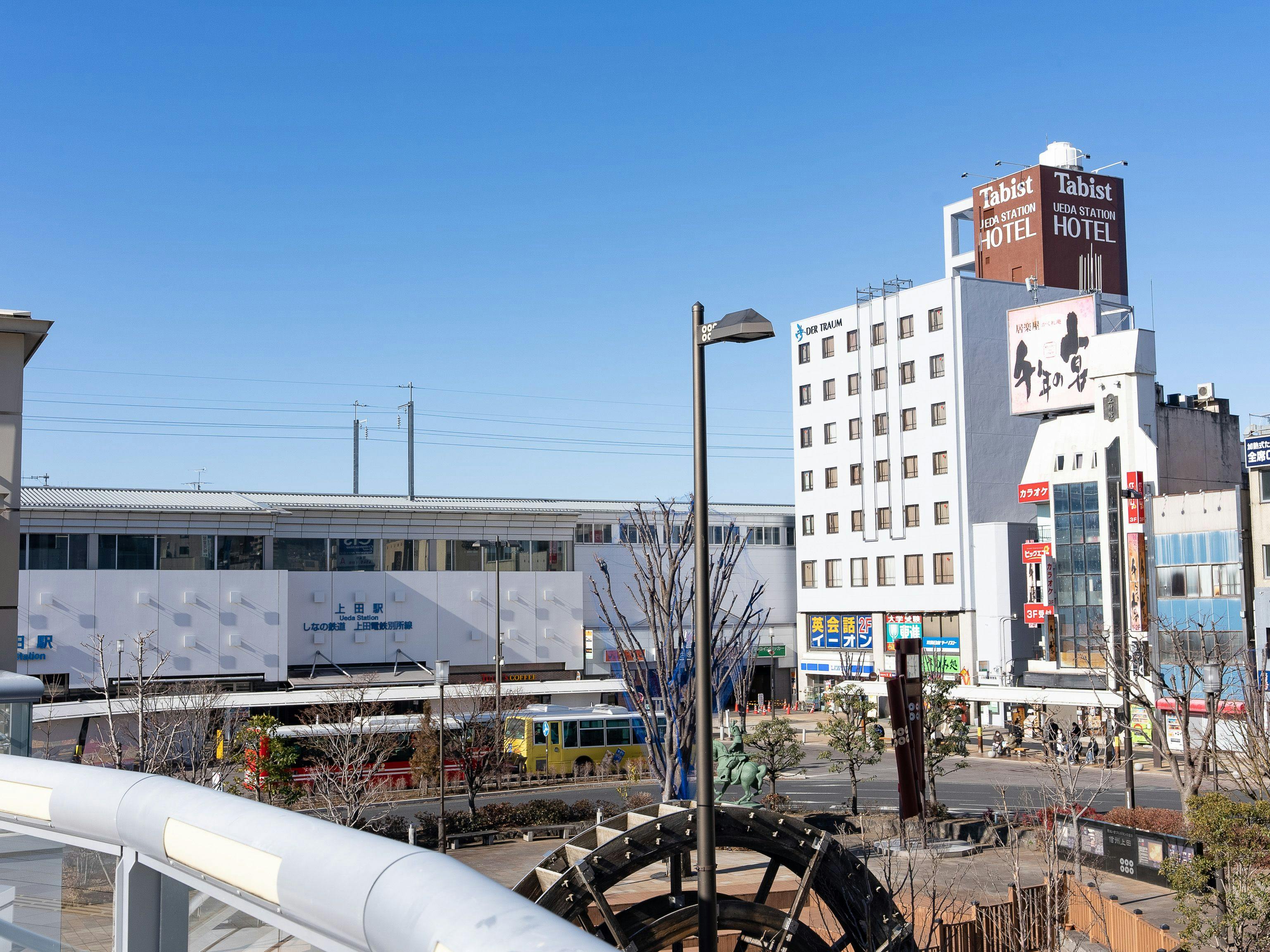 ภายนอกโรงแรม｜กลางวัน