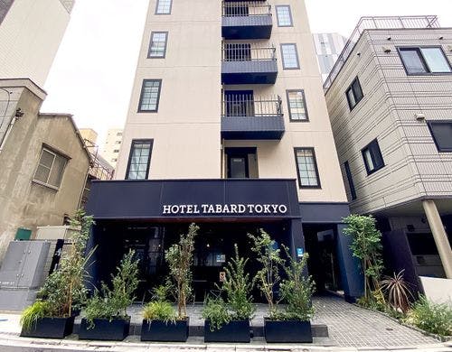 ・正面外観／落ち着いた正面エントランス