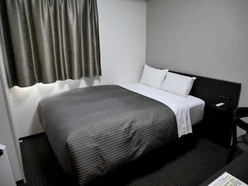 침대 폭 140cm. 전 객실 시몬스 침대