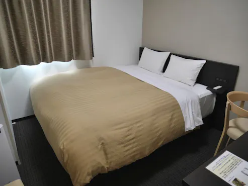 Lebar tempat tidur 160cm。LUXE Plush Pillow TOP