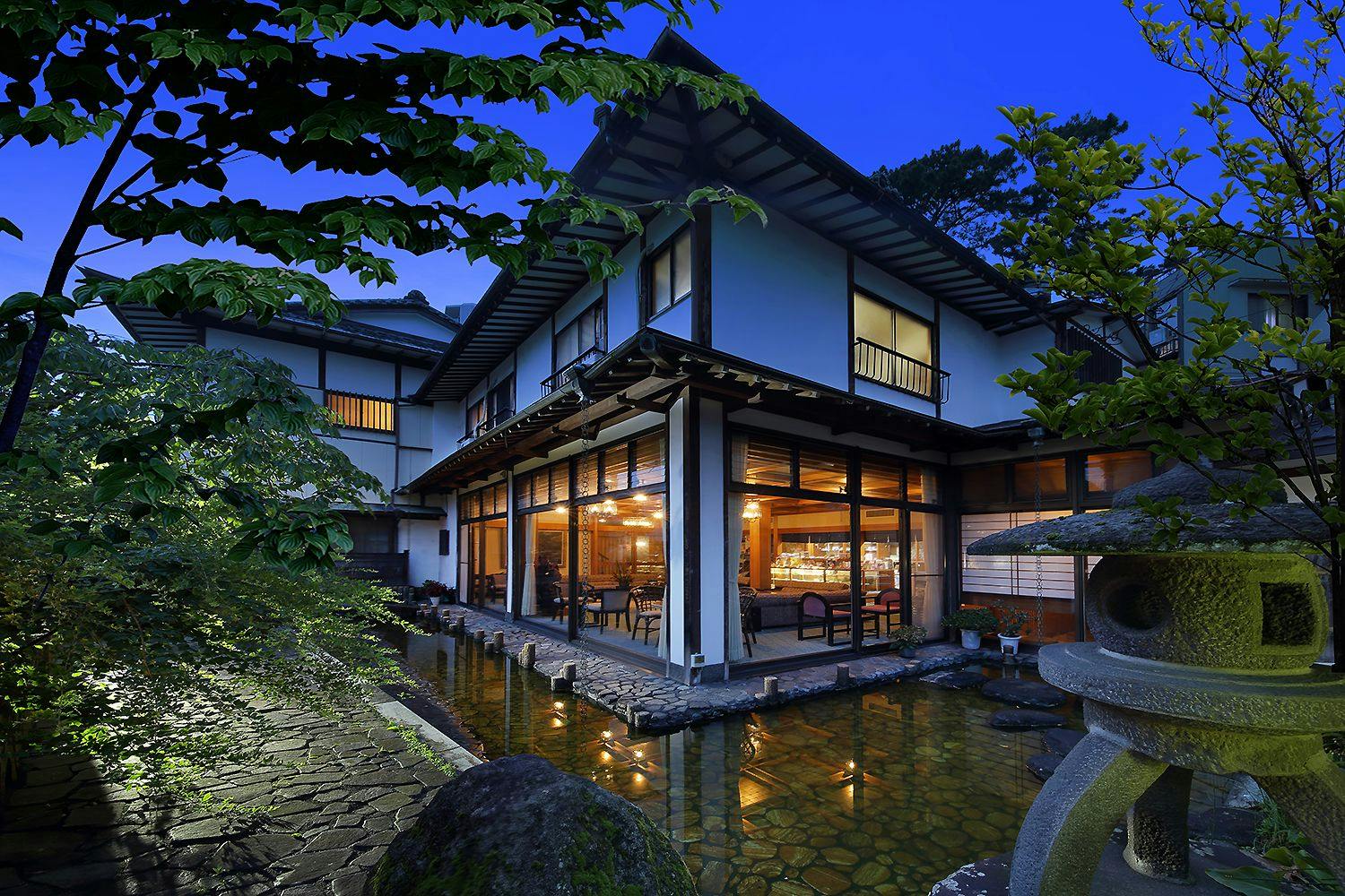 Atami Onsen Sakuraya Ryokan