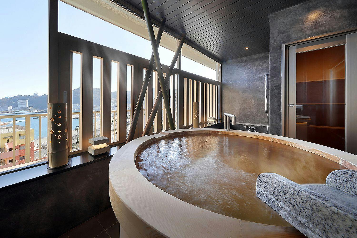 Atami Onsen Sakuraya Ryokan