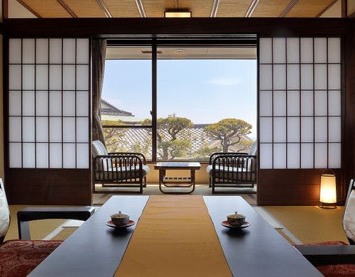 【漆宝閣】落ち着いたケヤキ造り純和風客室